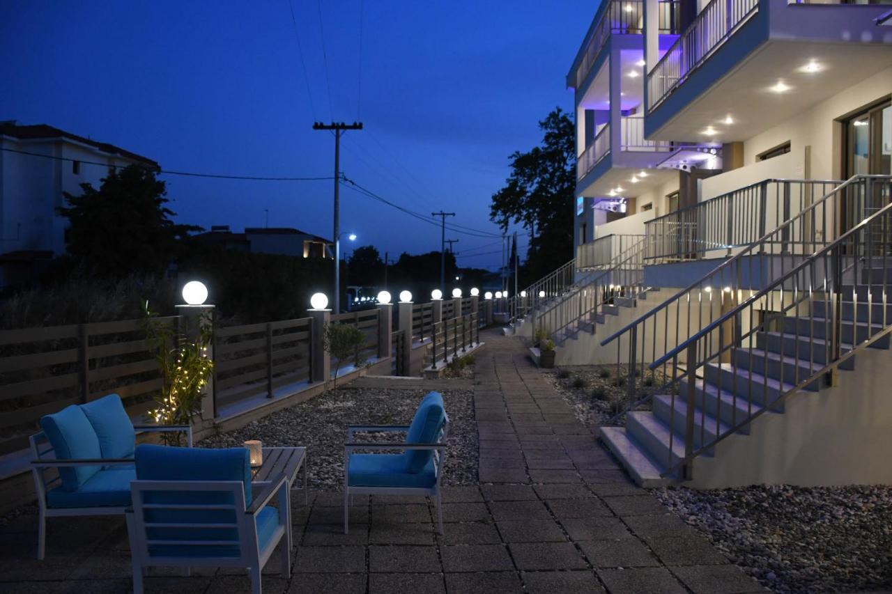 Theano Luxury Suites Nikiti Bagian luar foto