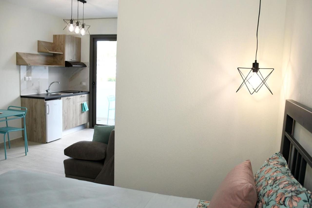 Theano Luxury Suites Nikiti Bagian luar foto