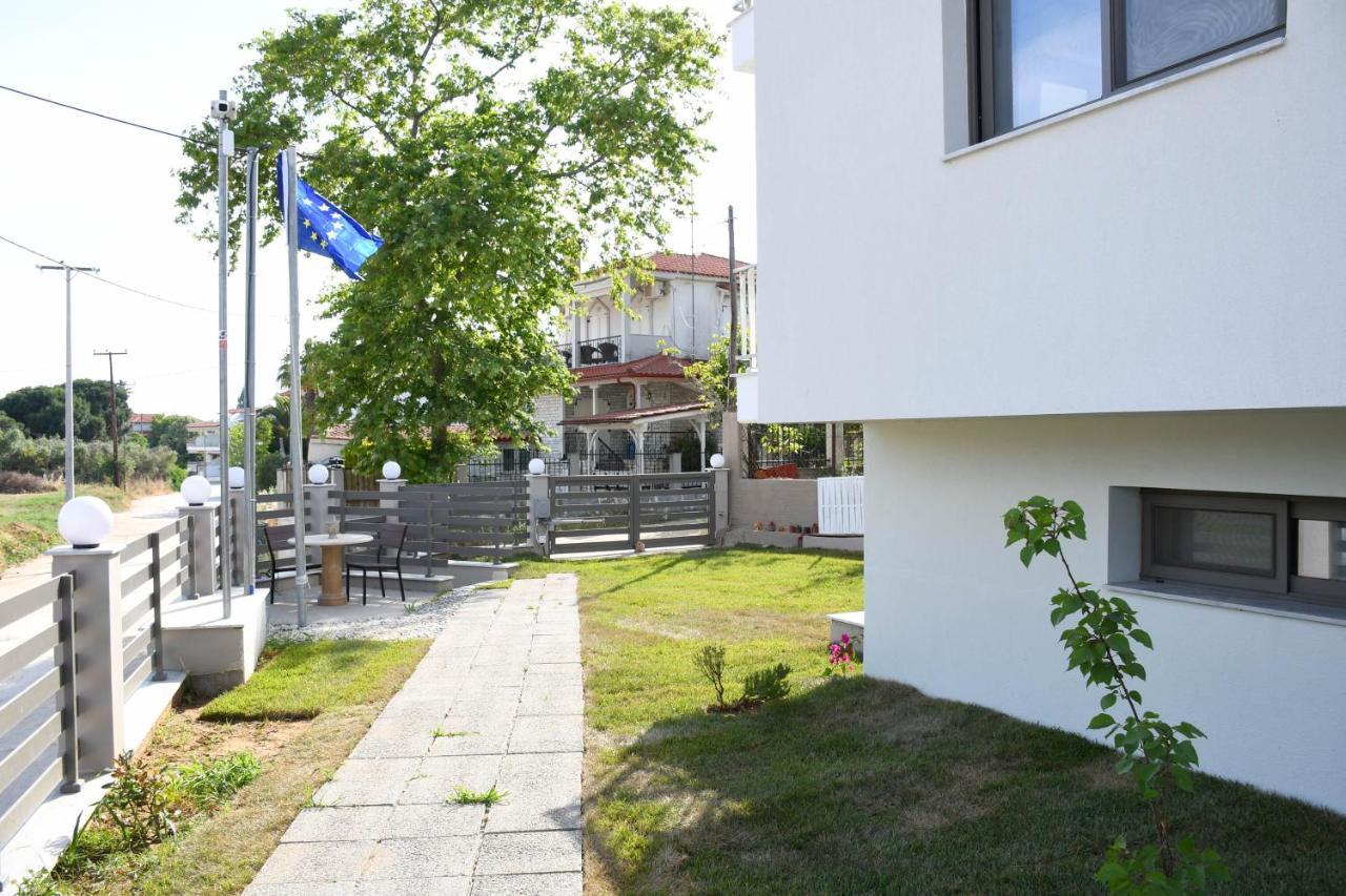 Theano Luxury Suites Nikiti Bagian luar foto