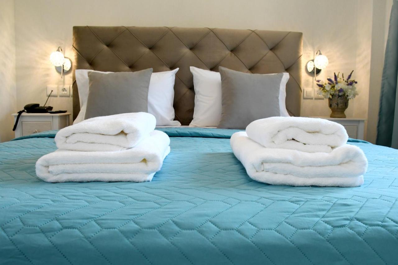 Theano Luxury Suites Nikiti Bagian luar foto